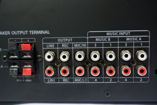 CỔNG LINE TRÊN AMPLY ĐỂ LÀM GÌ ?